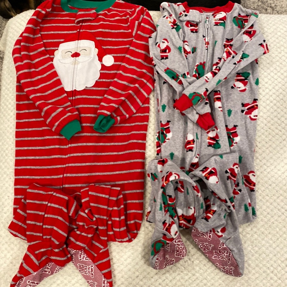 2 pairs of 5t Christmas footed pajamas